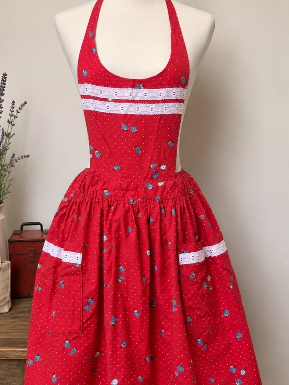 Kitchen Bundle - Red Halter Apron, Dish Towels, Etc - Picture 12 of 12